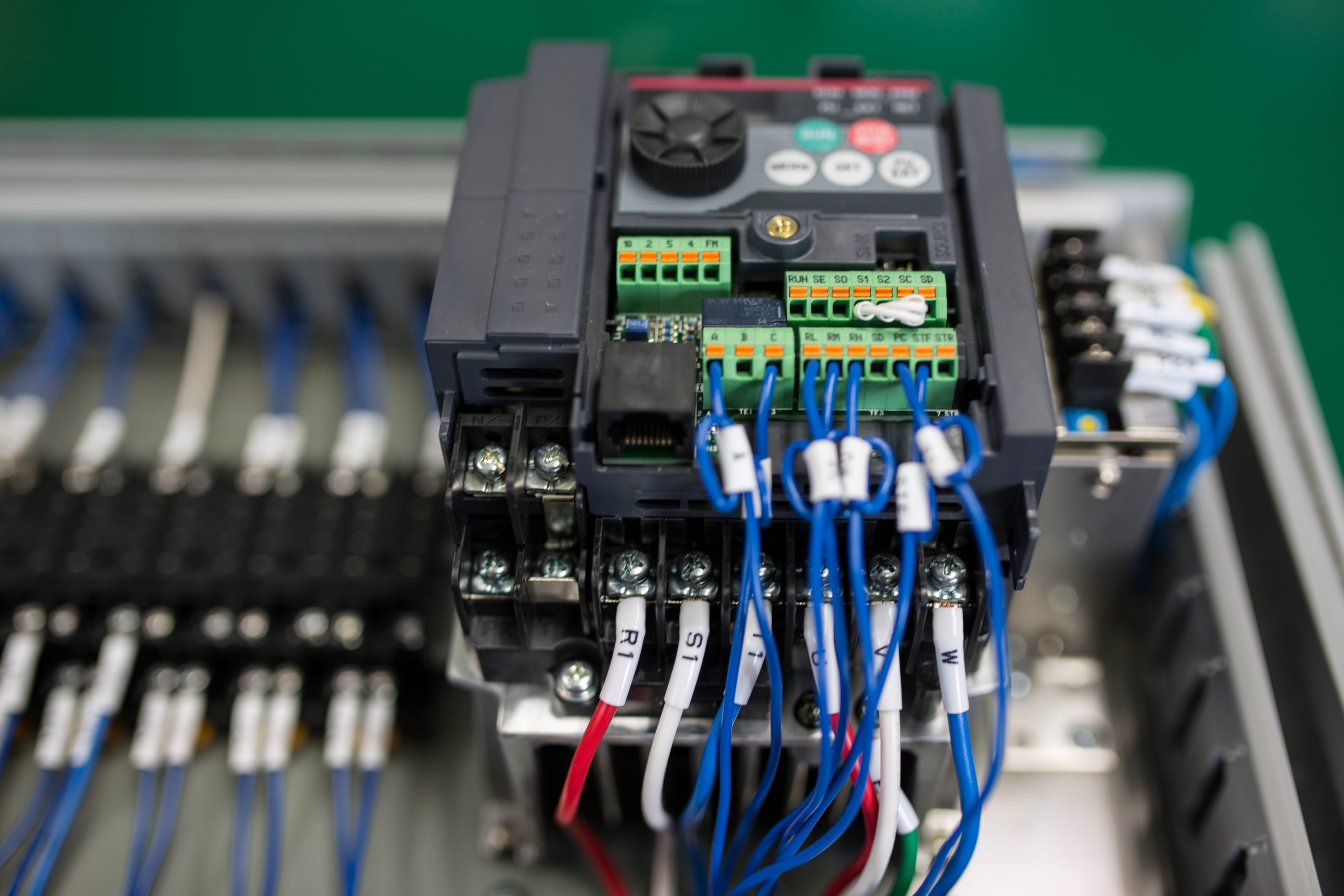 監視装置・制御盤・ソフト製作